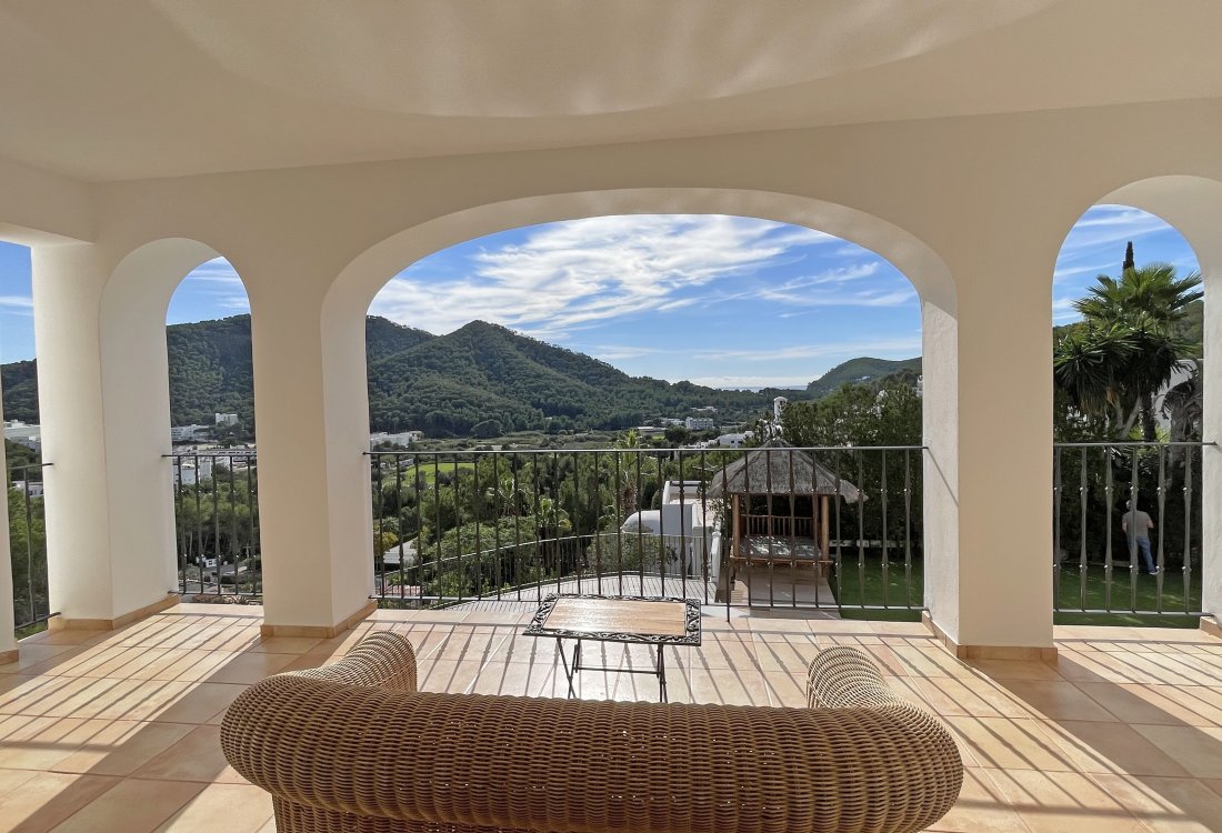 Exclusive Coastal Villa in Cala Llonga - 3