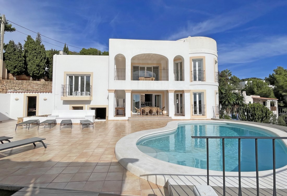 Exclusive Coastal Villa in Cala Llonga - 2