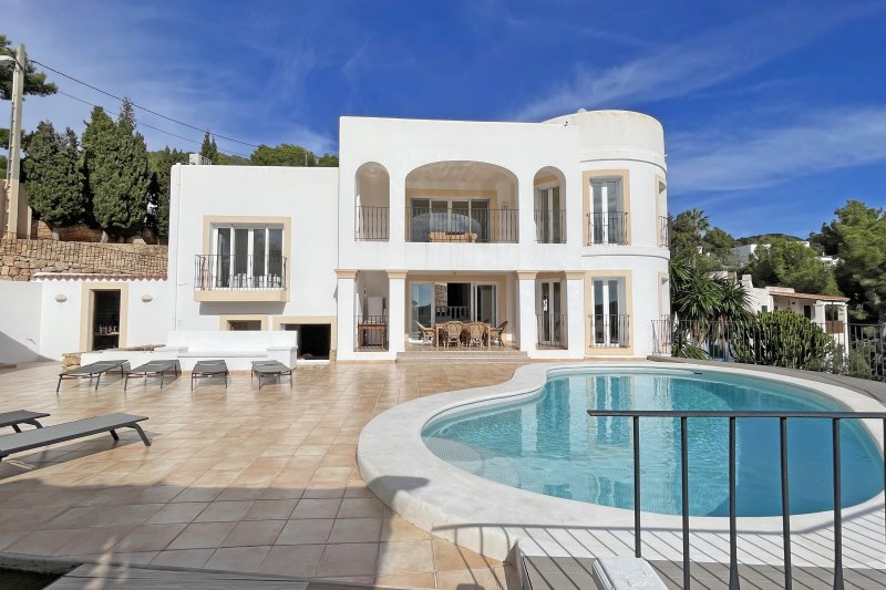 Exclusive Coastal Villa in Cala Llonga - 2