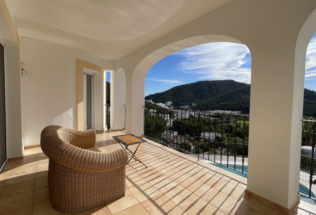Exclusive coastal villa in Cala Llonga - 16