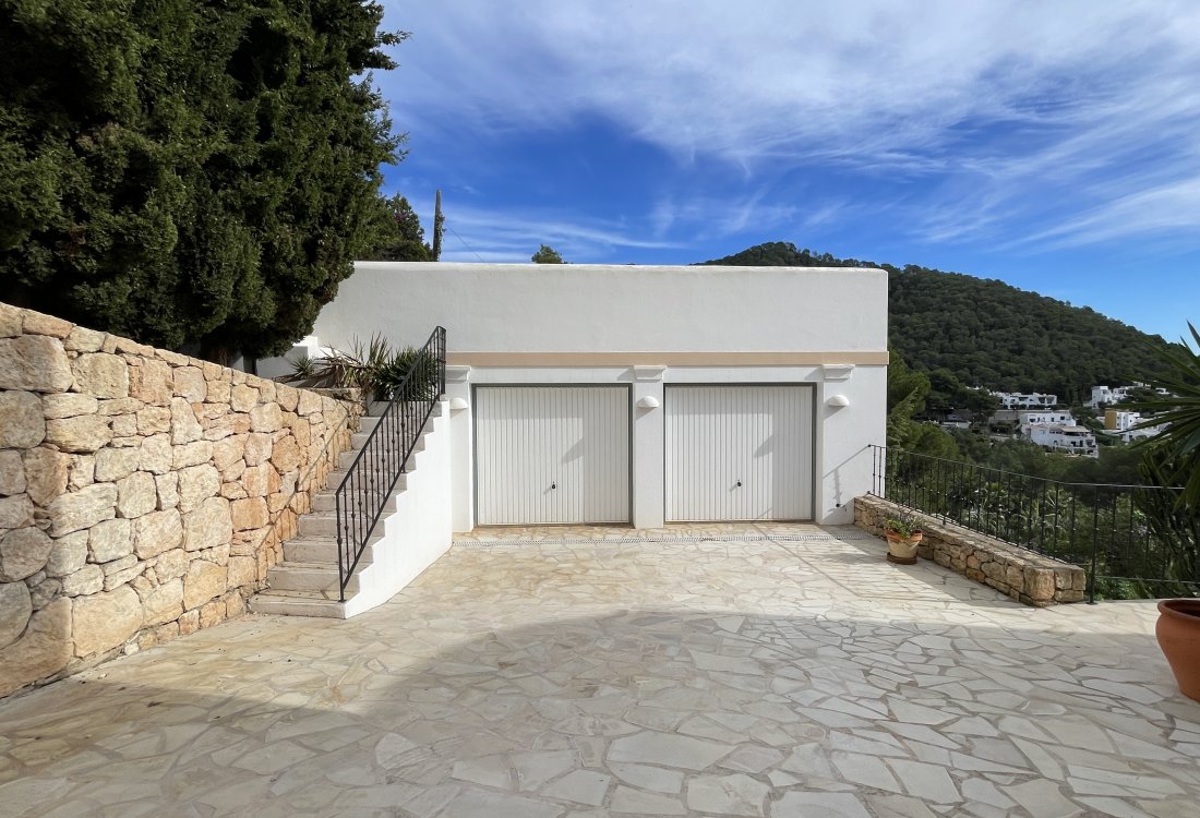 Exclusive coastal villa in Cala Llonga - 23