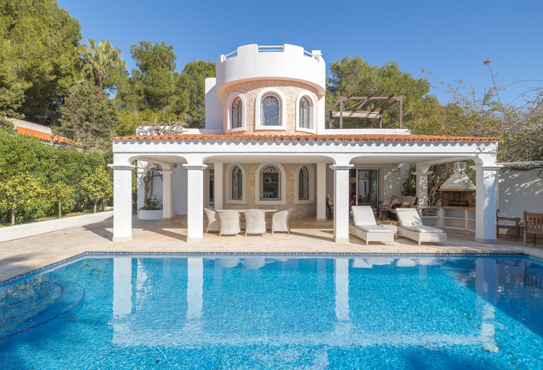 Mediterranean-style villa near the beach - 1