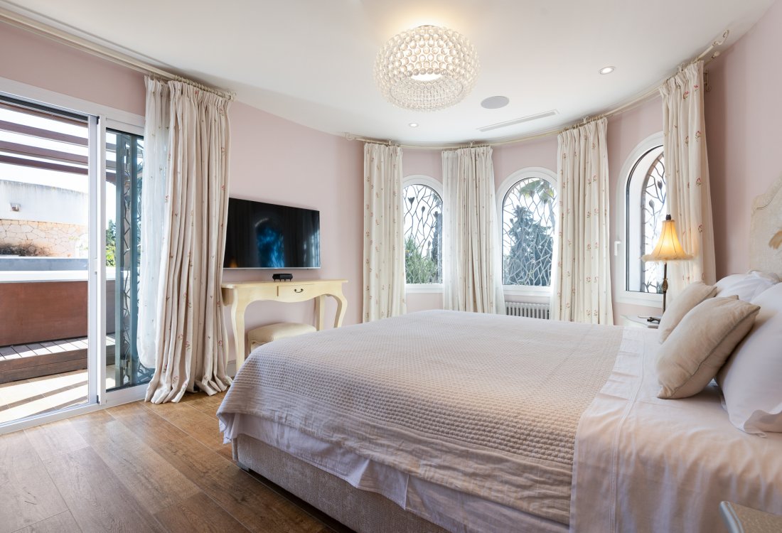 Mediterranean-style villa near the beach - 7