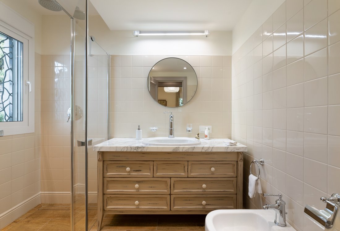 Mediterranean-style villa near the beach - 8