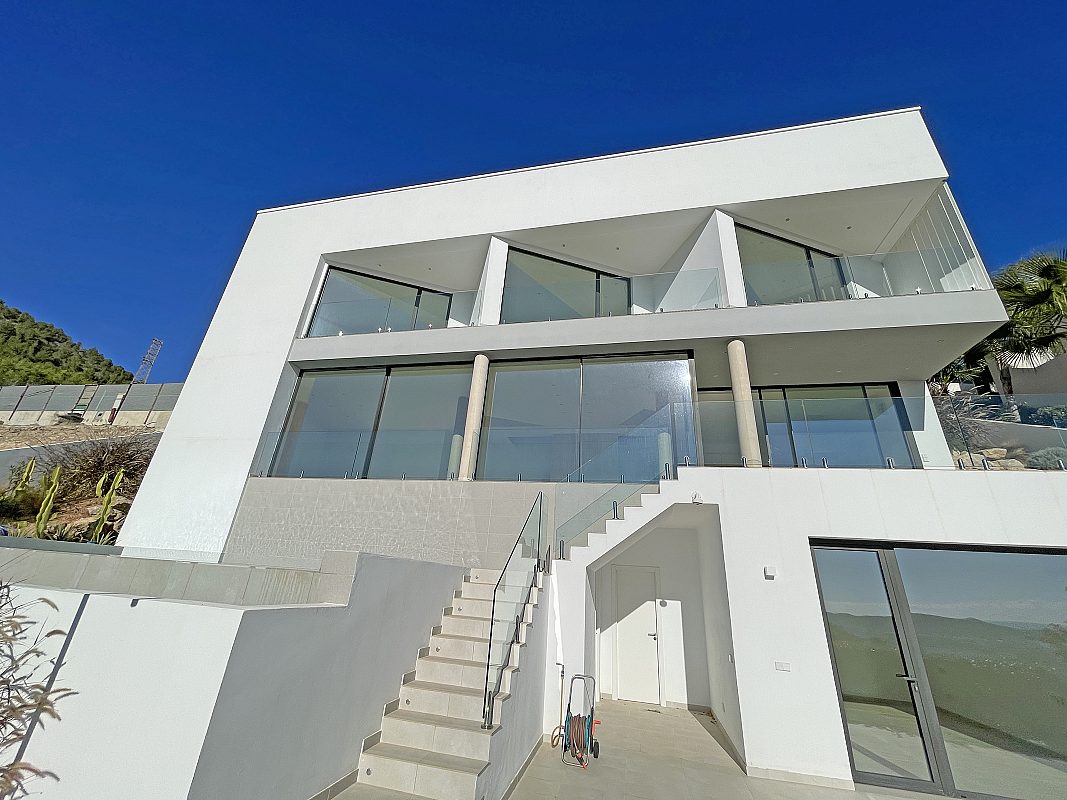 Exklusive Neubauvilla in moderner Urbanisation - 2