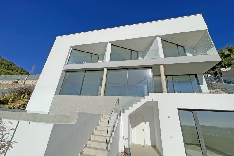 Exklusive Neubauvilla mit Meerblick in moderner Urbanisation - 2