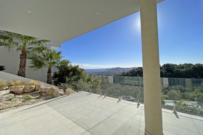 Exklusive Neubauvilla mit Meerblick in moderner Urbanisation - 4