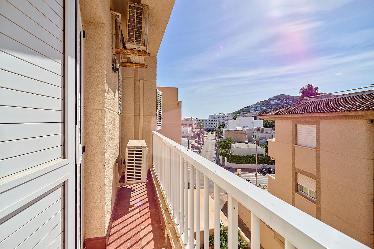Penthouse close to the beach with large rooftop terrace - 13