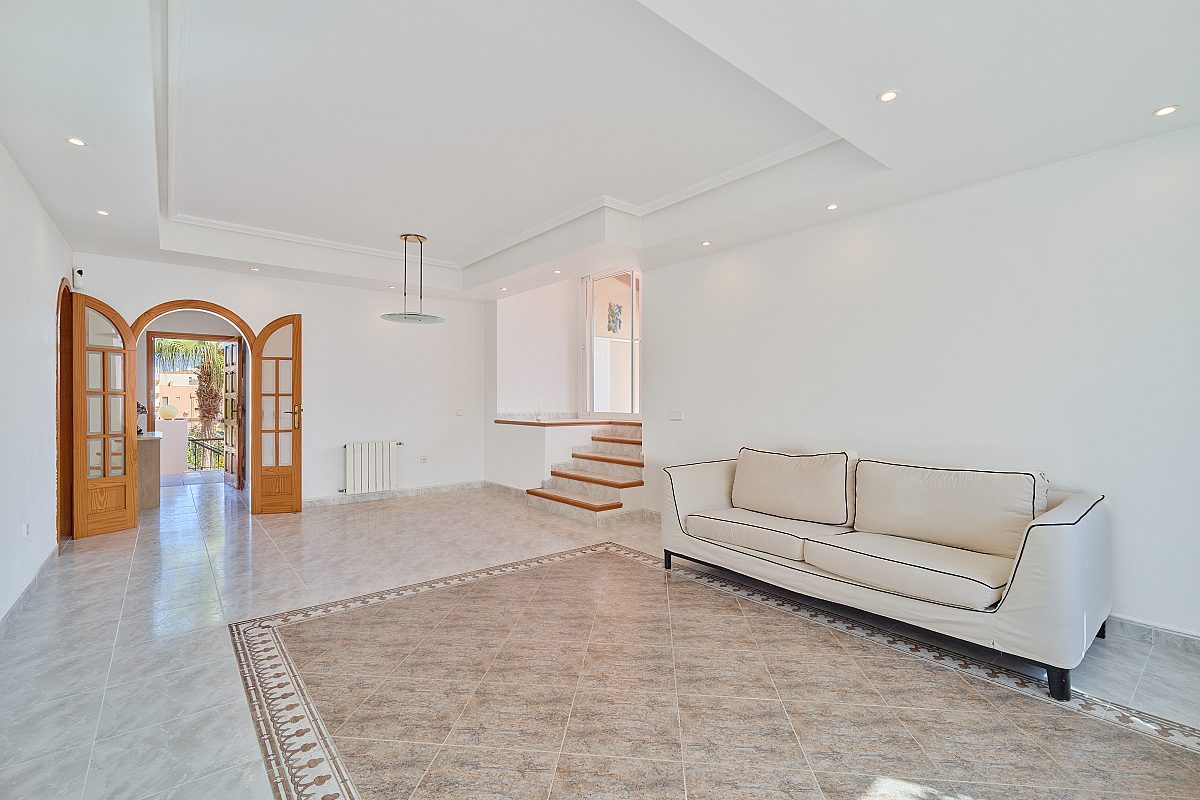 Penthouse close to the beach with large rooftop terrace - 6