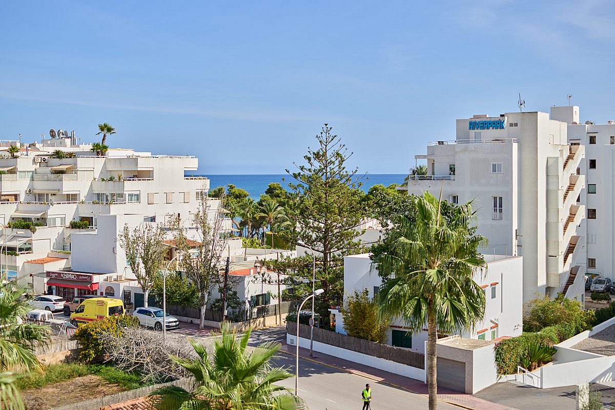 Penthouse close to the beach with large rooftop terrace - 5