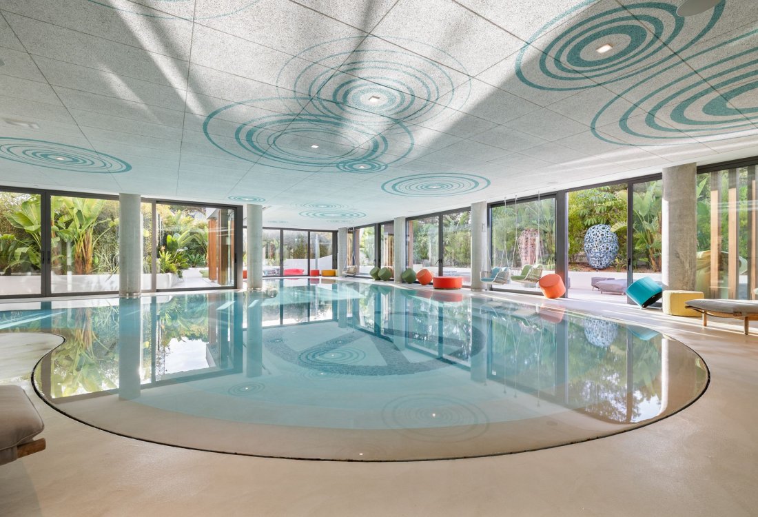 Elegant one-bedroom living moments from the sea - 13