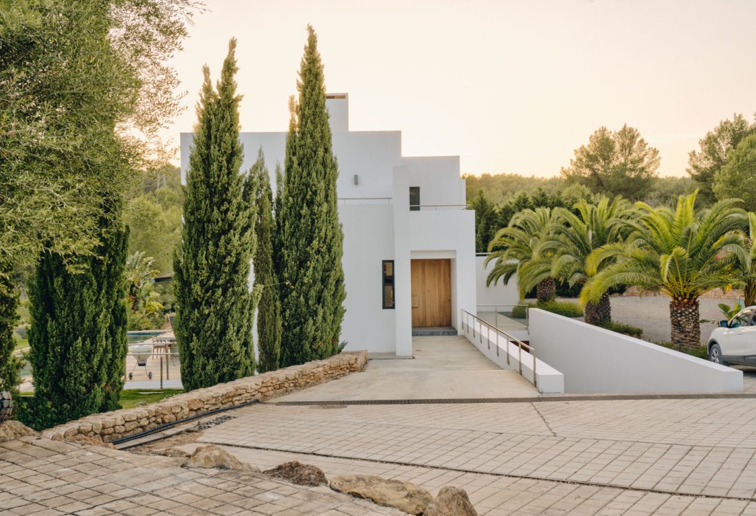 Exclusive modern luxury villa with rental licence and absolute privacy - 16