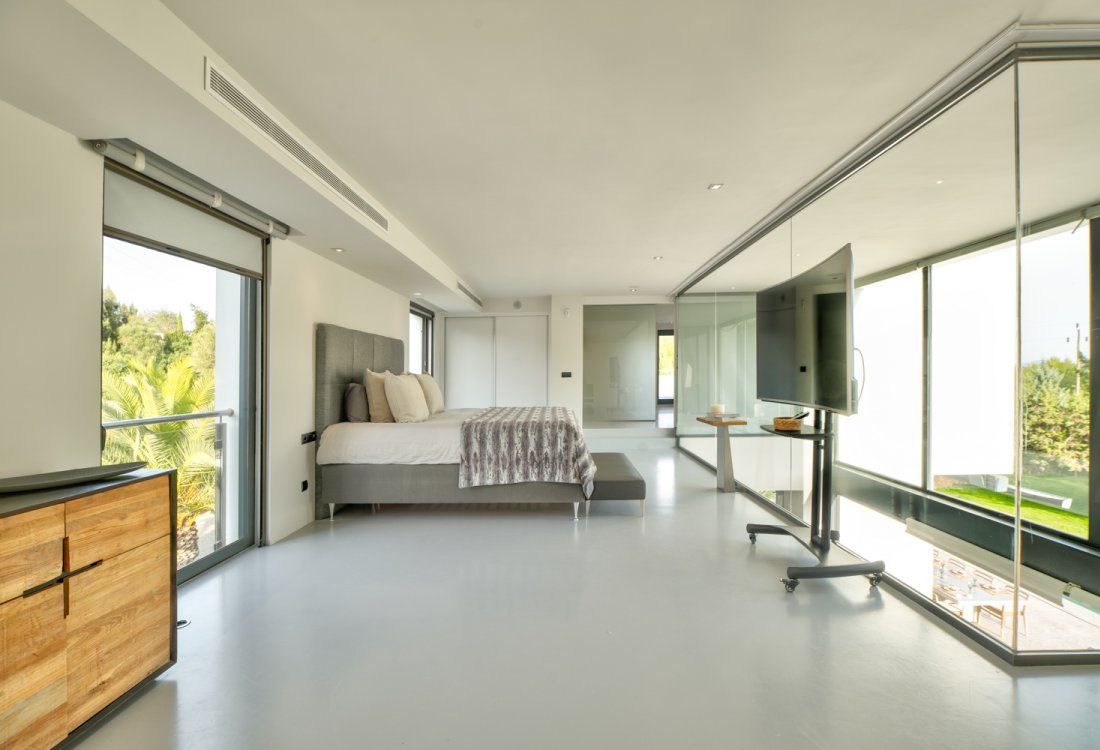 Exclusive modern luxury villa with rental licence and absolute privacy - 10