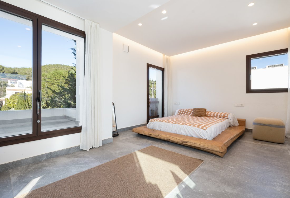 Moderna villa independiente a poca distancia del centro - 10