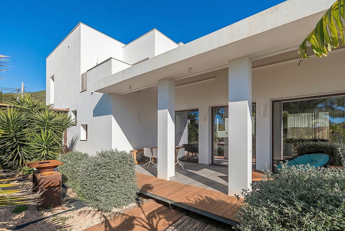 Moderne, freistehende Villa in ruhiger Lage - 1
