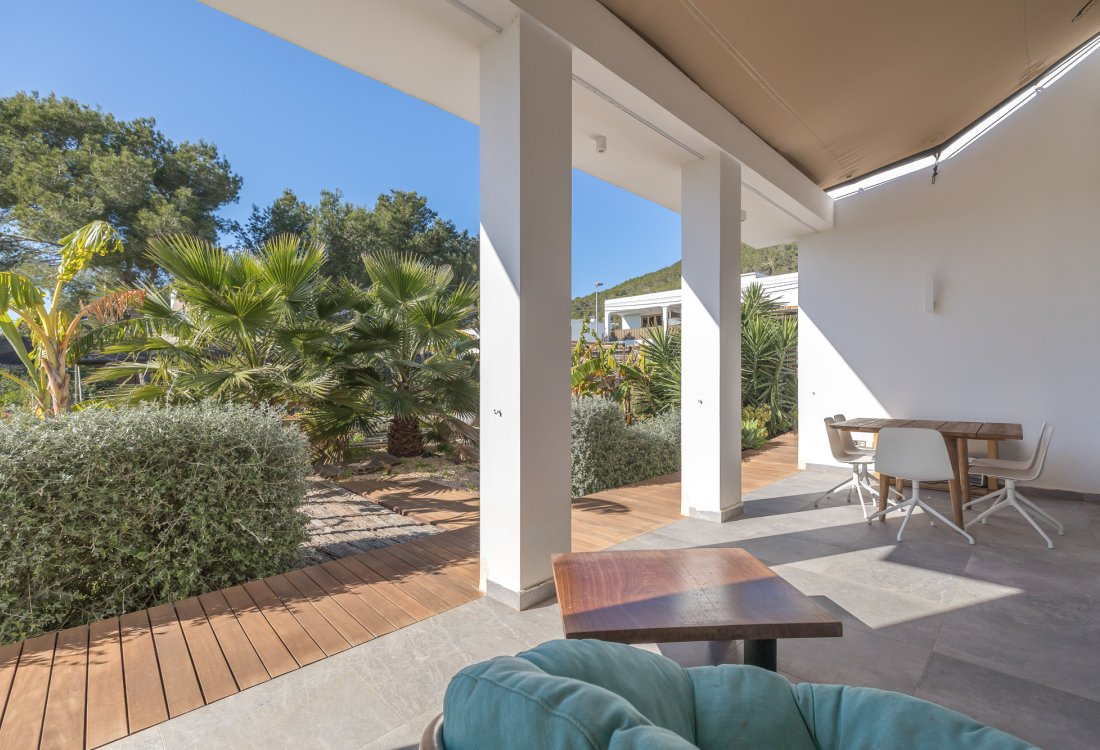 Moderna villa independiente a poca distancia del centro - 12