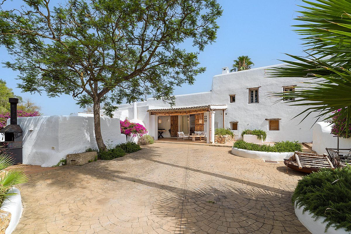 Historic eco-conscious luxury finca with rental license - 28