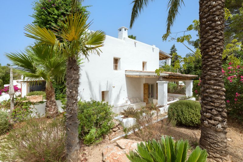 Historic eco-conscious luxury finca with rental license - 4