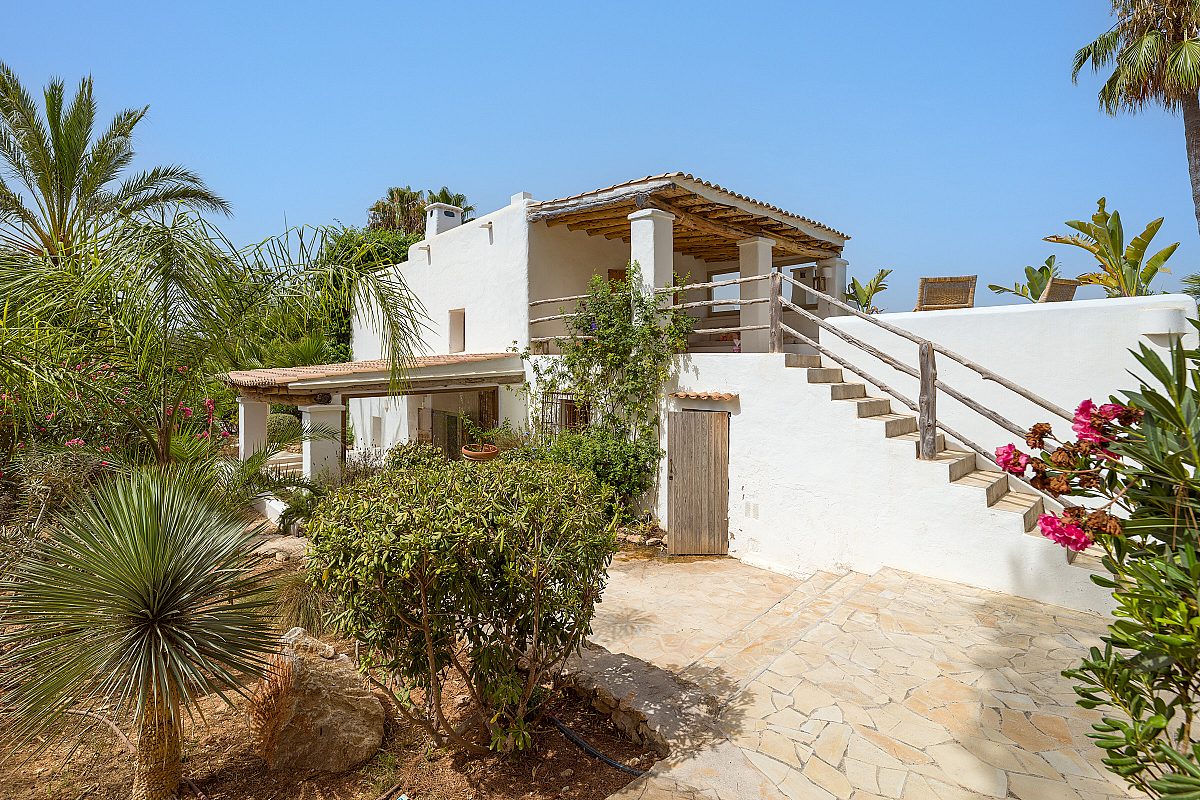 Historic eco-conscious luxury finca with rental license - 10