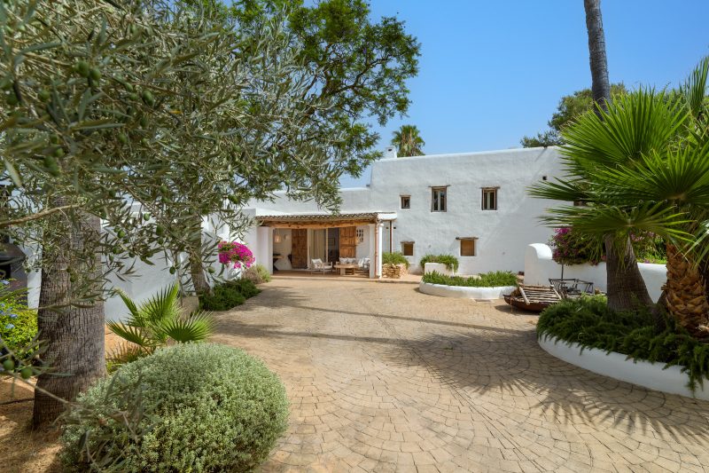 Historic eco-conscious luxury finca with rental license - 1