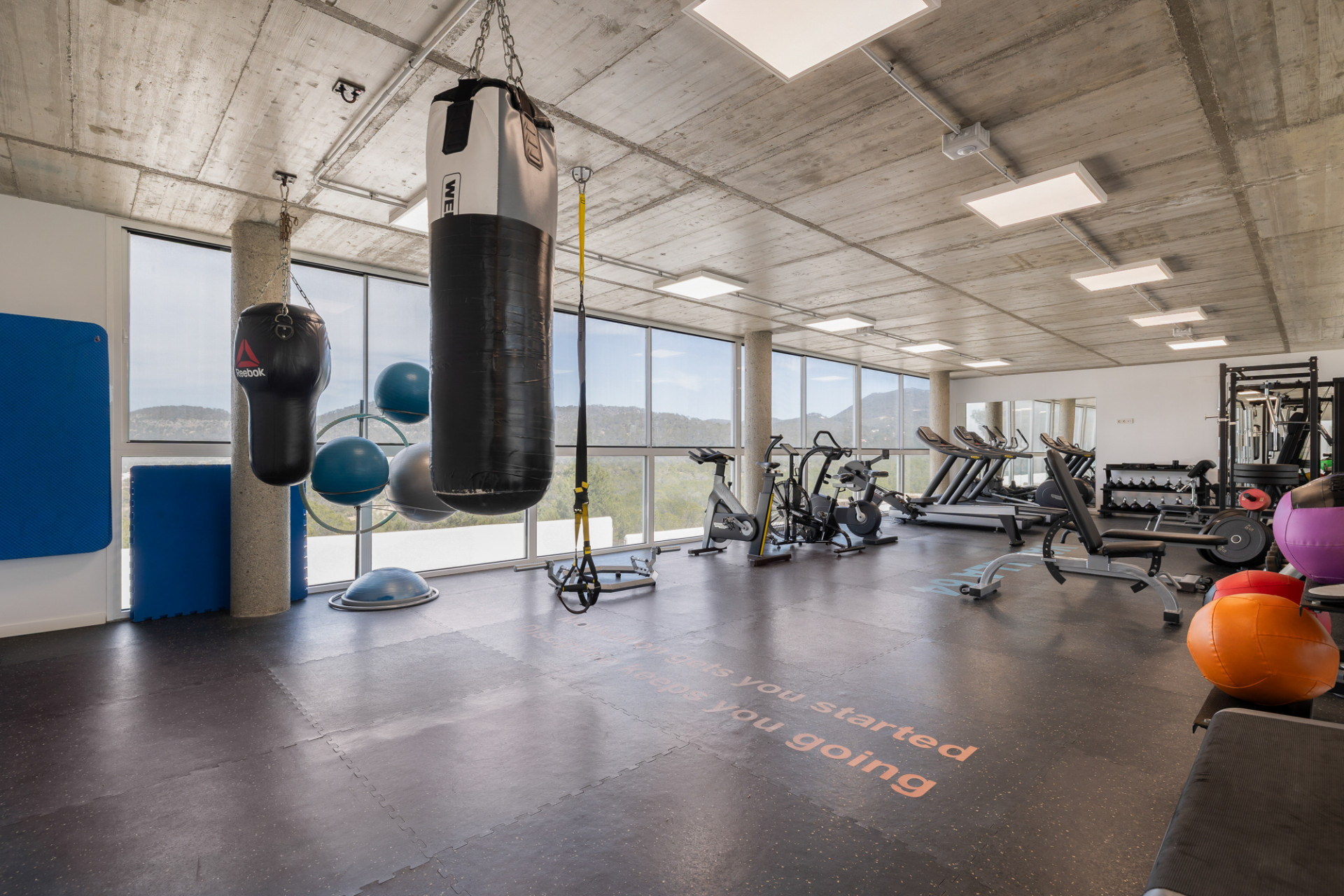 Apartamento con vistas al mar en comunidad lujosa y segura - 8