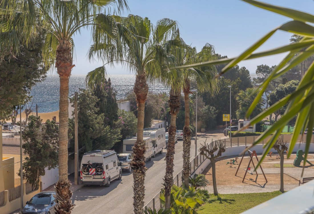 Lichtdurchflutete Wohnung mit Meerblick und fußläufiger Nähe zum Strand - 3