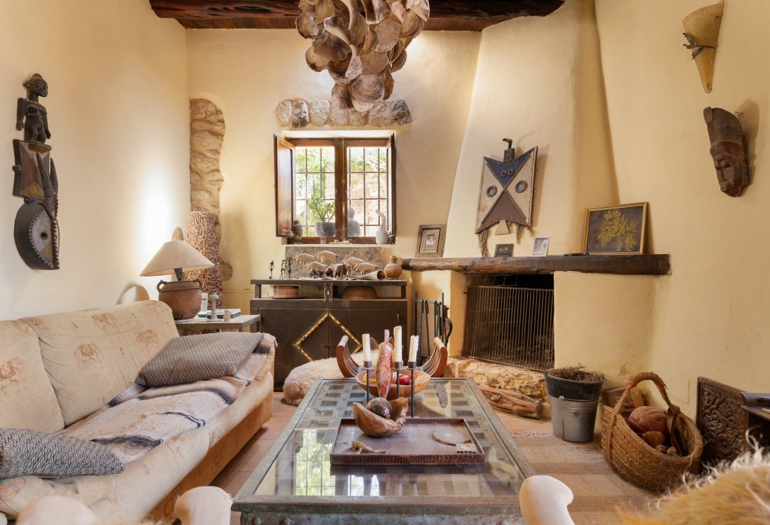 Antique ibicenan finca with guesthouse and lush gardens - 10