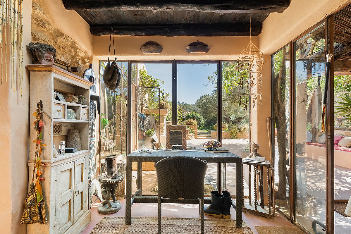 Antique ibicenan finca with guesthouse and lush gardens - 19
