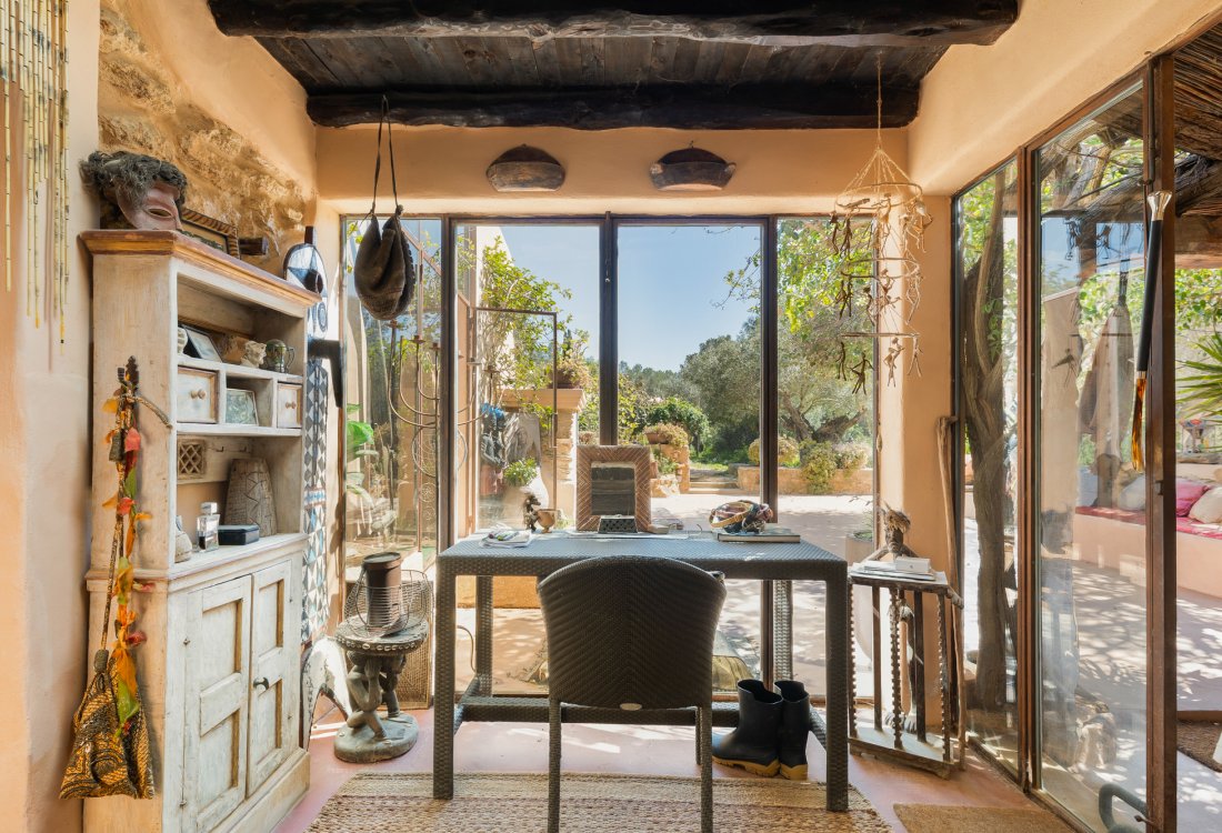 Antique ibicenan finca with guesthouse and lush gardens - 19