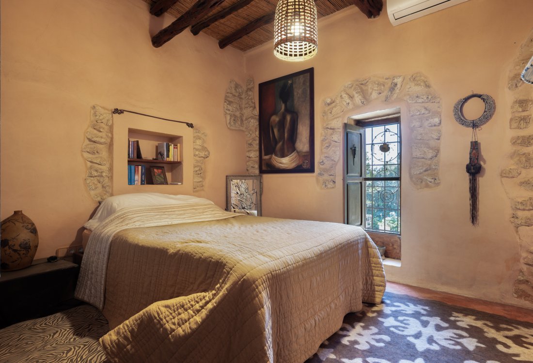 Antique ibicenan finca with guesthouse and lush gardens - 12