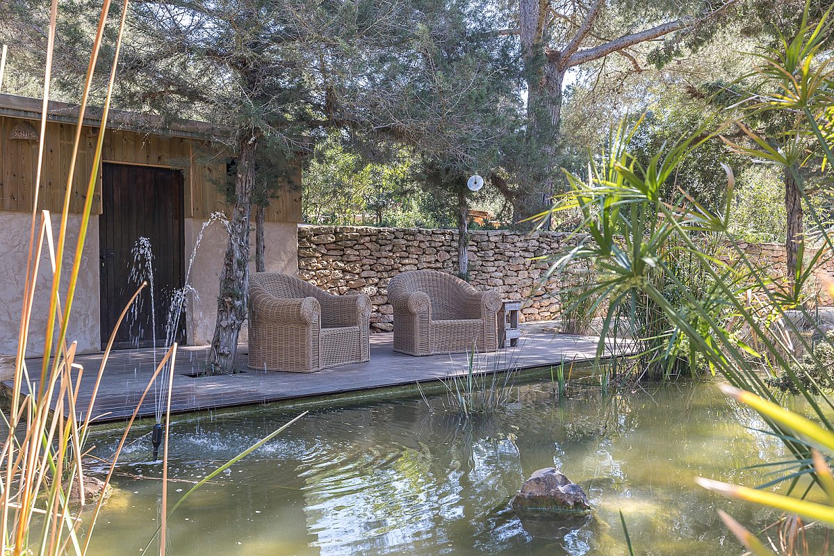 Antique ibicenan finca with guesthouse and lush gardens - 13