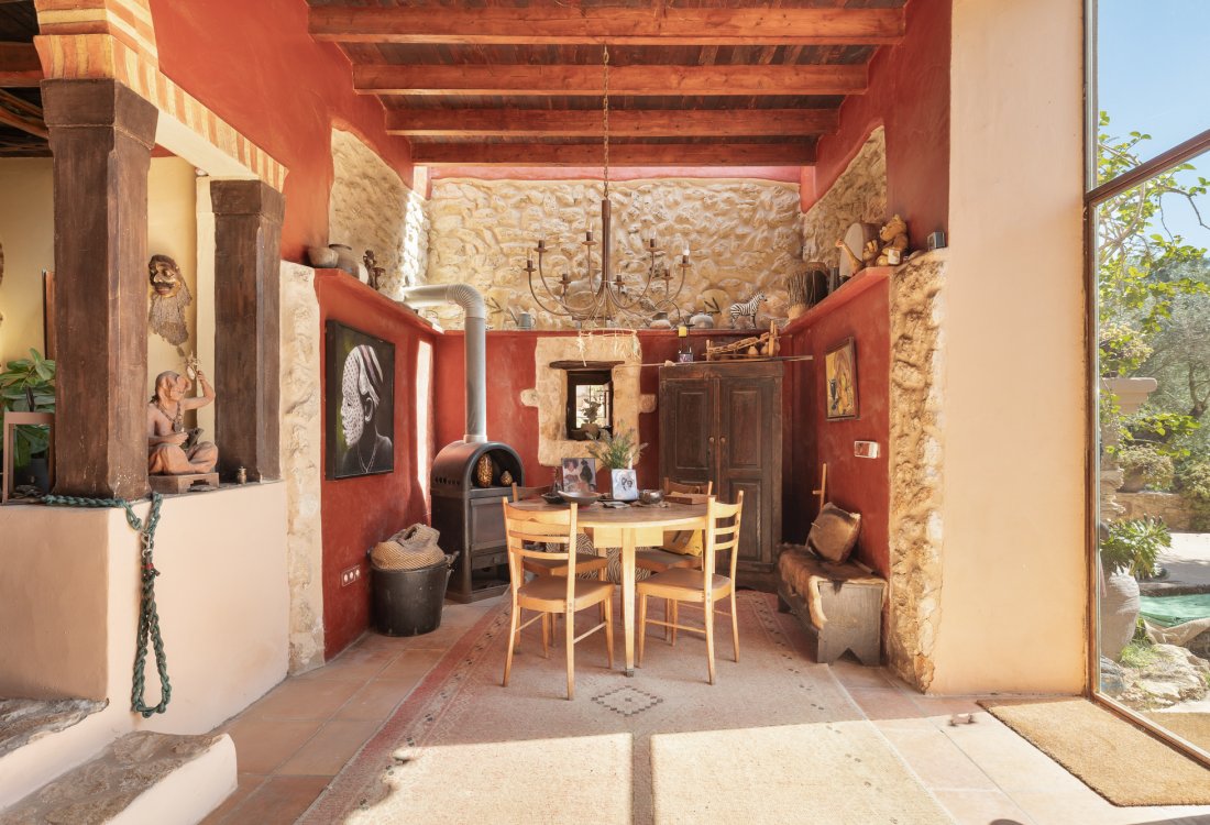 Antique ibicenan finca with guesthouse and lush gardens - 6