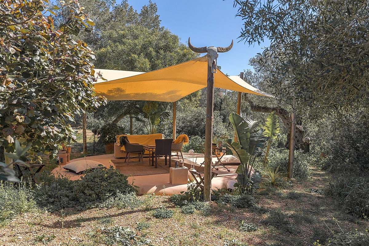 Antique ibicenan finca with guesthouse and lush gardens - 17