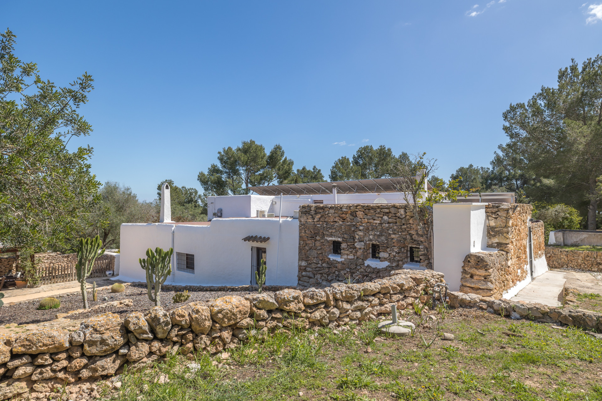 Finca auténtica con carácter atemporal - 13