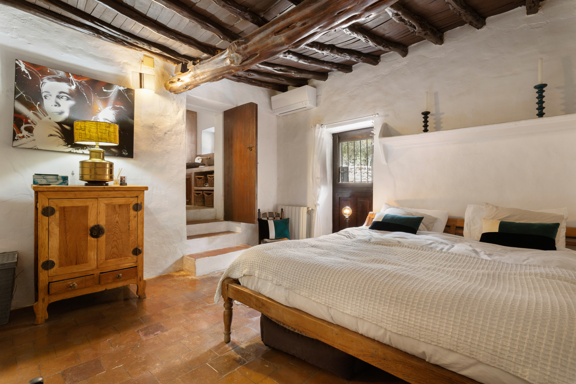 Finca auténtica con carácter atemporal - 9