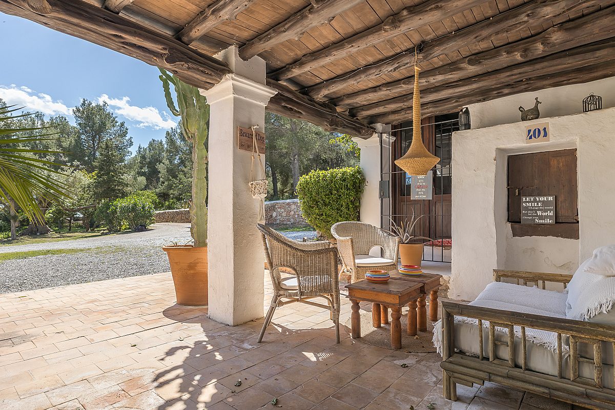 Authentic finca with timeless character - 12