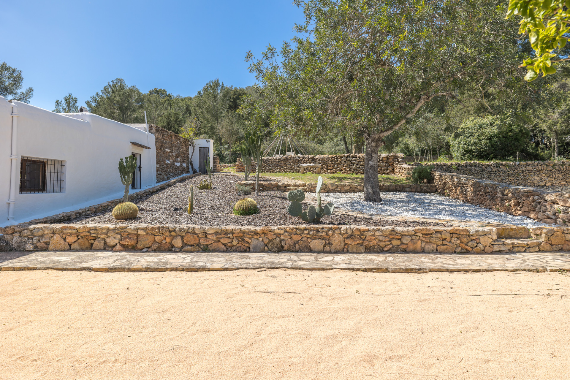 Finca auténtica con carácter atemporal - 31