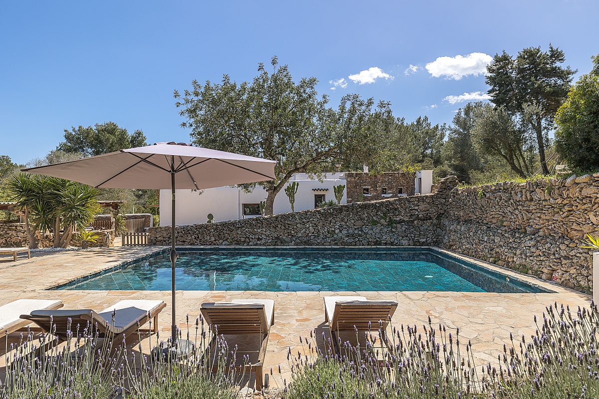 Authentic finca with timeless character - 14