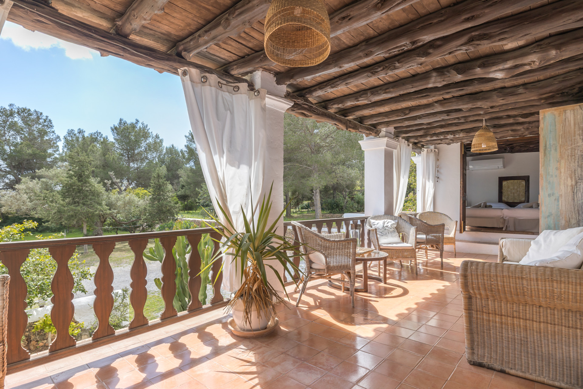 Finca auténtica con carácter atemporal - 4