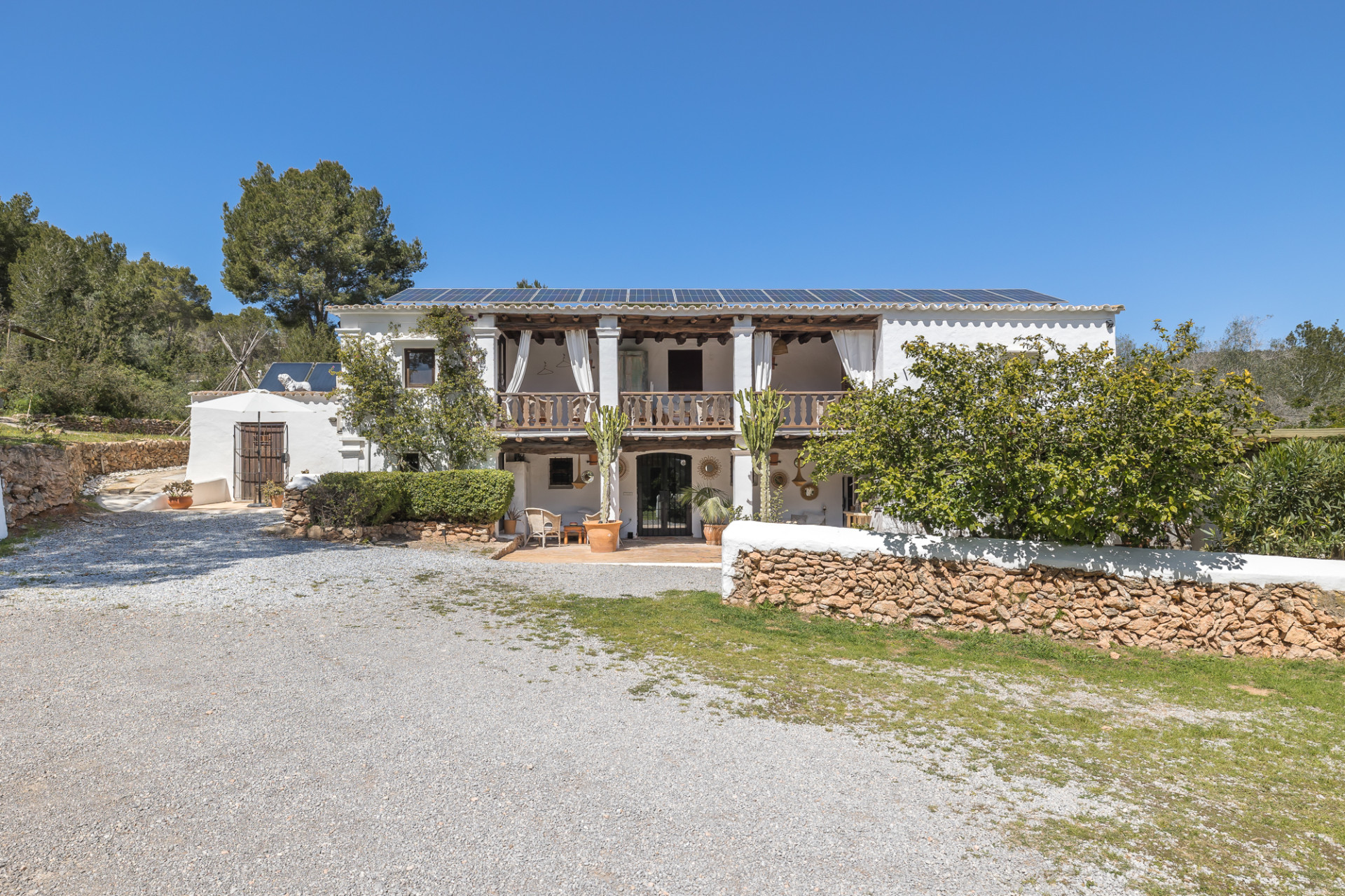 Finca auténtica con carácter atemporal - 3