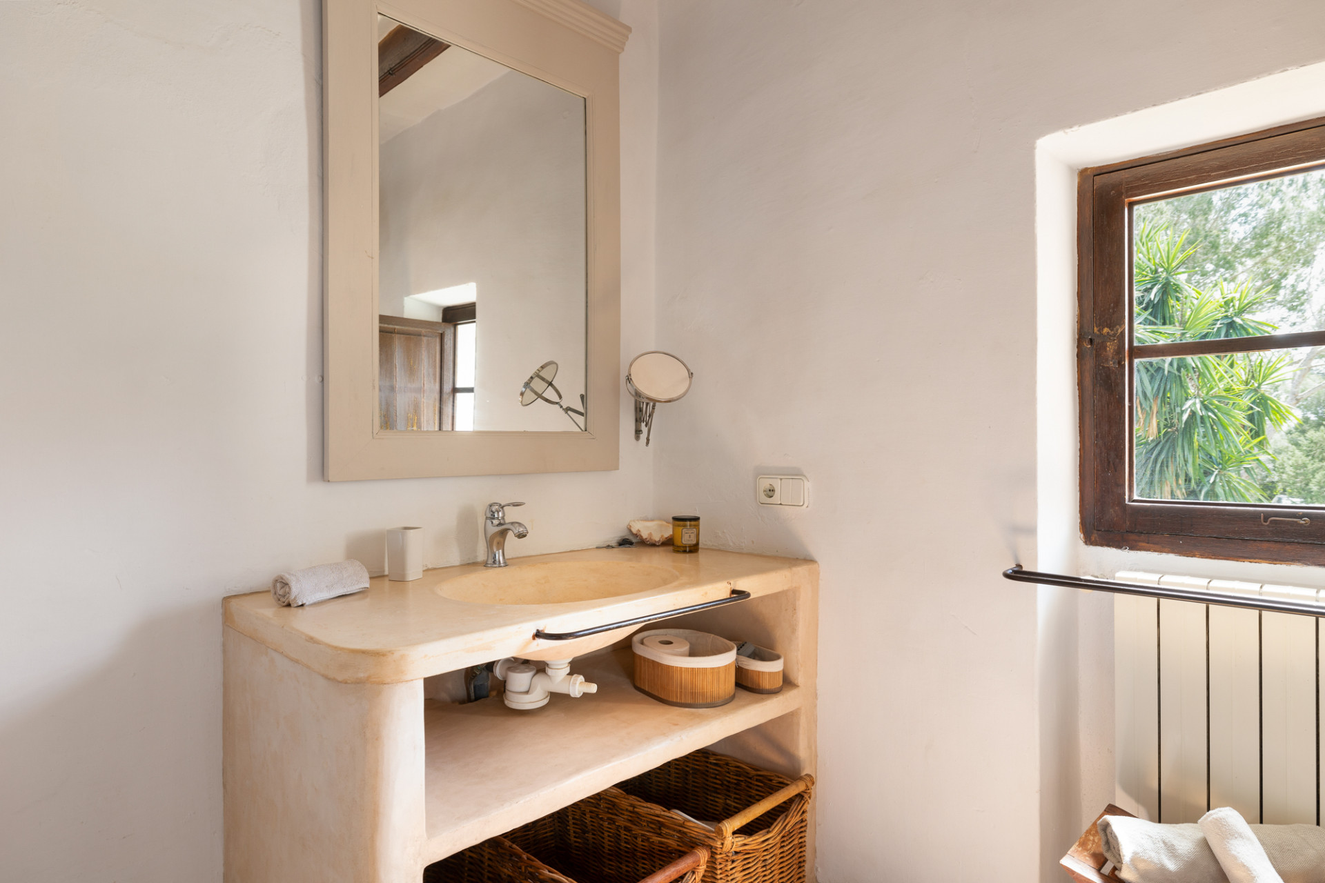 Finca auténtica con carácter atemporal - 16