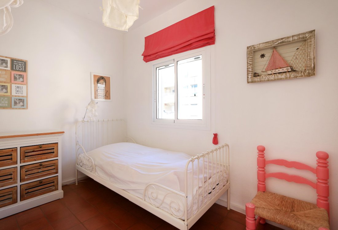 Penthouse in an excellent location just steps from the beach - 9