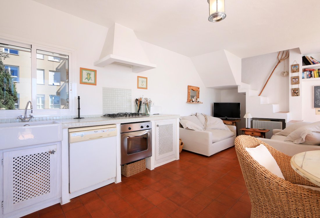 Penthouse in an excellent location just steps from the beach - 13