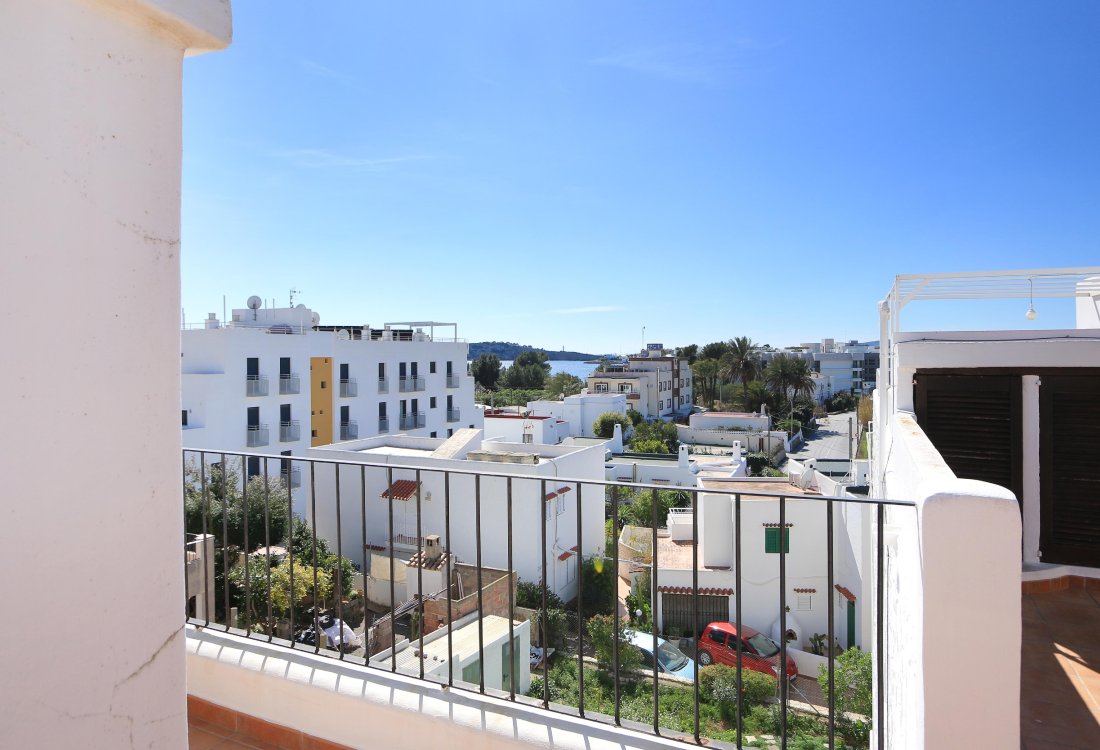 Penthouse in an excellent location just steps from the beach - 4