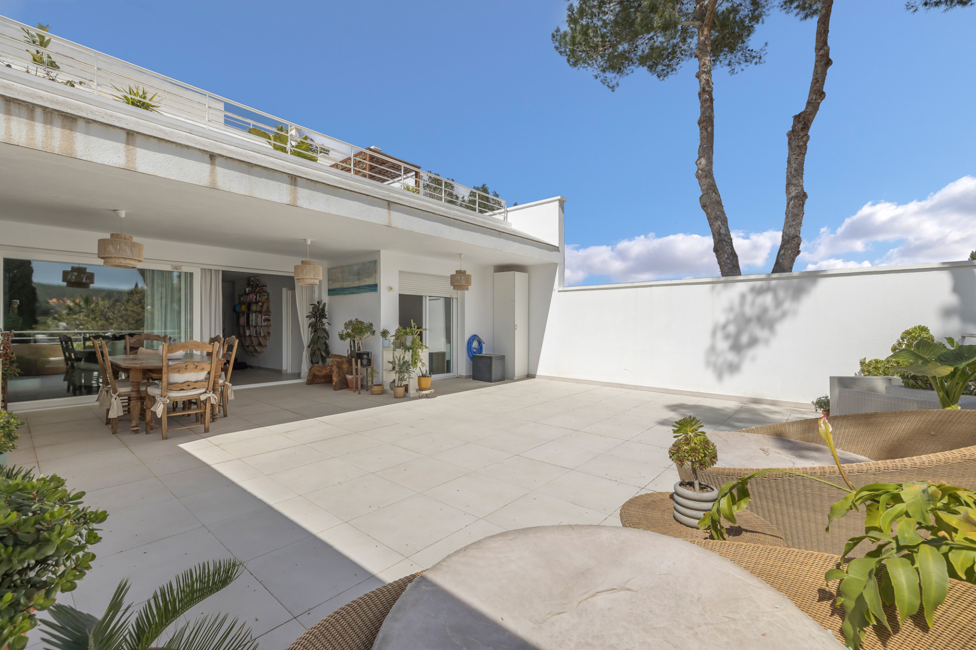 Bright apartment with spacious terrace and golf views in gated community - 11