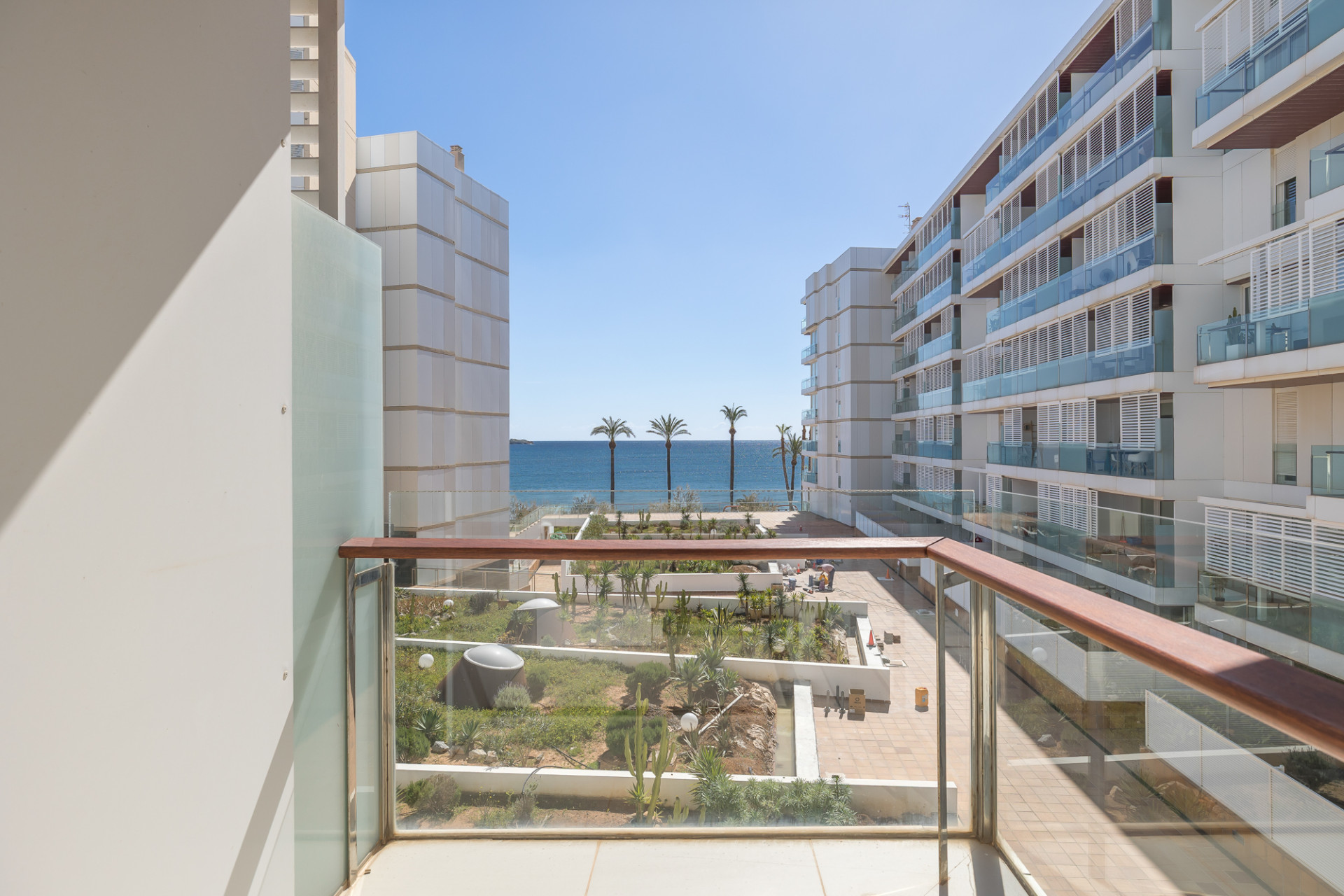 Dúplex en primera línea con acceso directo a la playa - 10