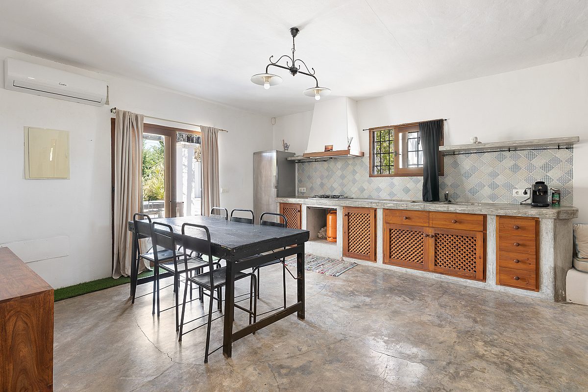 Renovated country house in central location - 15