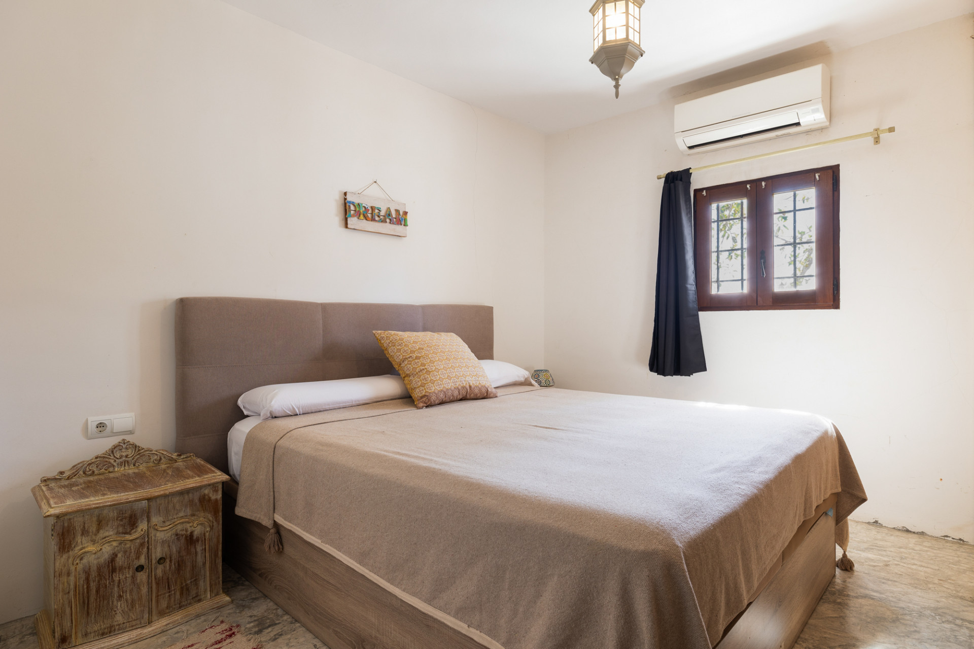 Casa de campo renovada en ubicación céntrica - 13