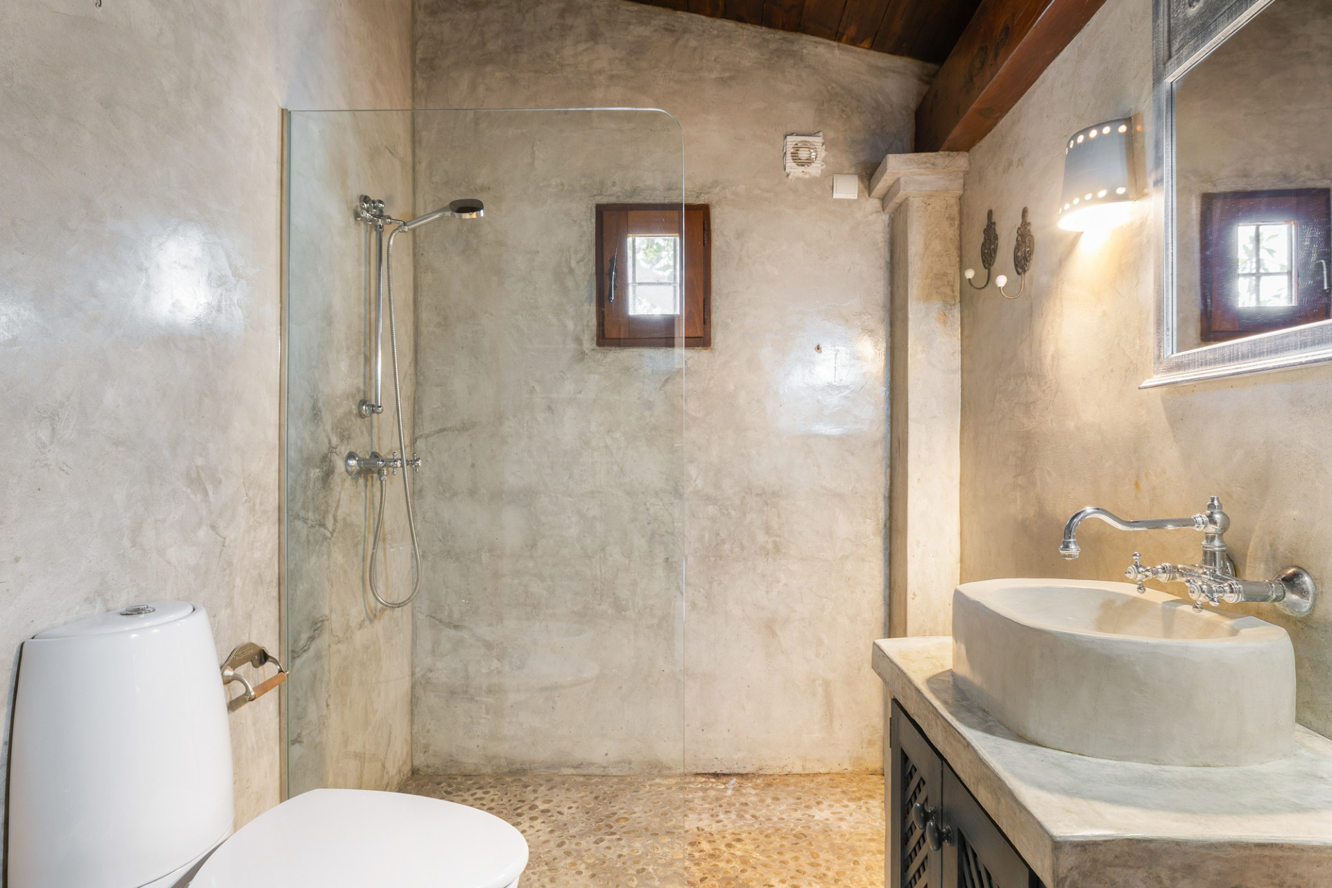 Casa de campo renovada en ubicación céntrica - 8