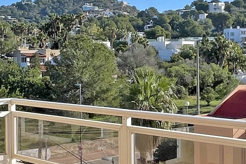 Luminoso y amplio apartamento en ubicación privilegiada en Talamanca - 2